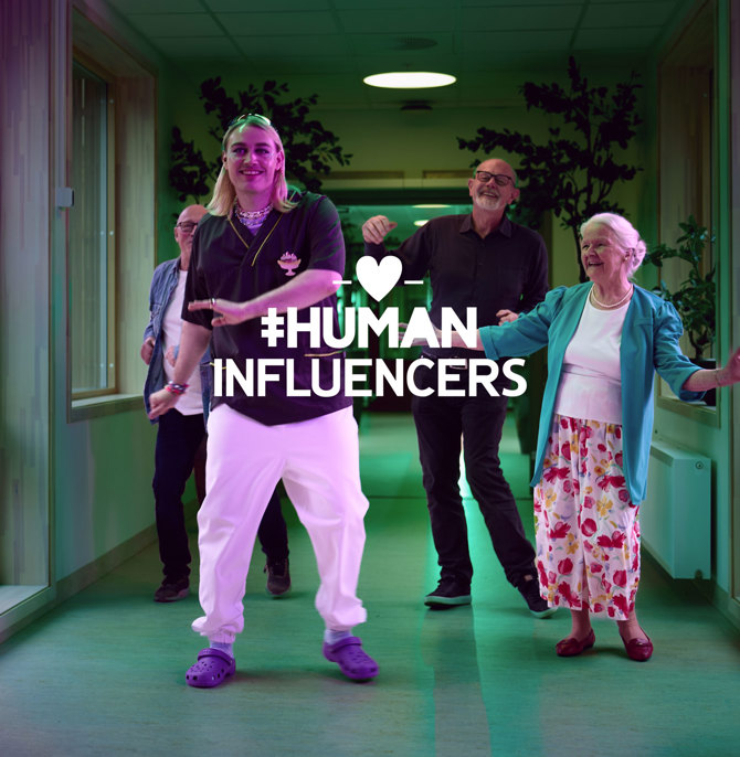 #Humaninfluencer Dancing W Hashtag (1)